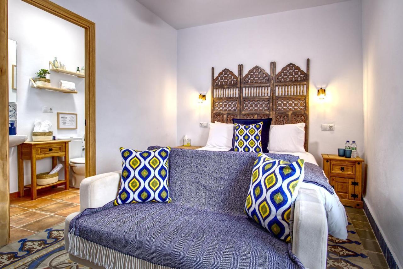 La Vieja Botica Bed & Breakfast Canillas de Aceituno ภายนอก รูปภาพ