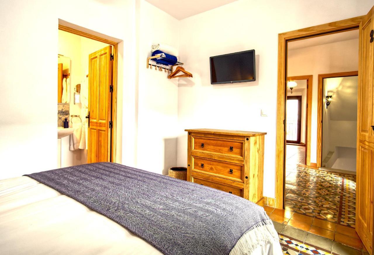 La Vieja Botica Bed & Breakfast Canillas de Aceituno ภายนอก รูปภาพ